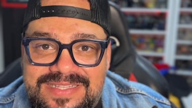 La palabra “mae” le provoca un burumbún a Tavo Gamboa con seguidora que hasta lo mandó a buscar a Dios