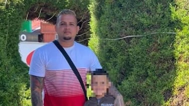 Mamá de niño asesinado se habría enterado de la tragedia a miles de kilómetros