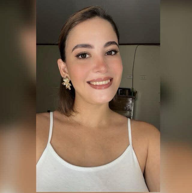 Miriam Murillo, de 29 años, era madre de dos niñas. Foto Facebook.