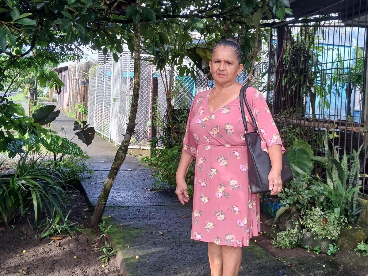 Doña Lidieth Gamboa nada más quiere recuperar su vida y su vista.