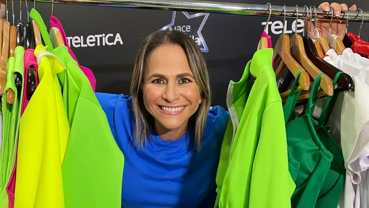 Sandra Carvajal, vestuarista de Teletica, soltó una gran curiosidad del anuncio “Siempre con usted”, que la televisora produjo hace cerca de 20 años y que trajo de vuelta al aire en las últimas semanas con motivo de los 65 años del canal.