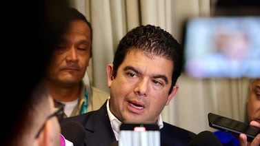 Álvaro Ramos rechaza propuesta de Laura Fernández de suspender garantías individuales