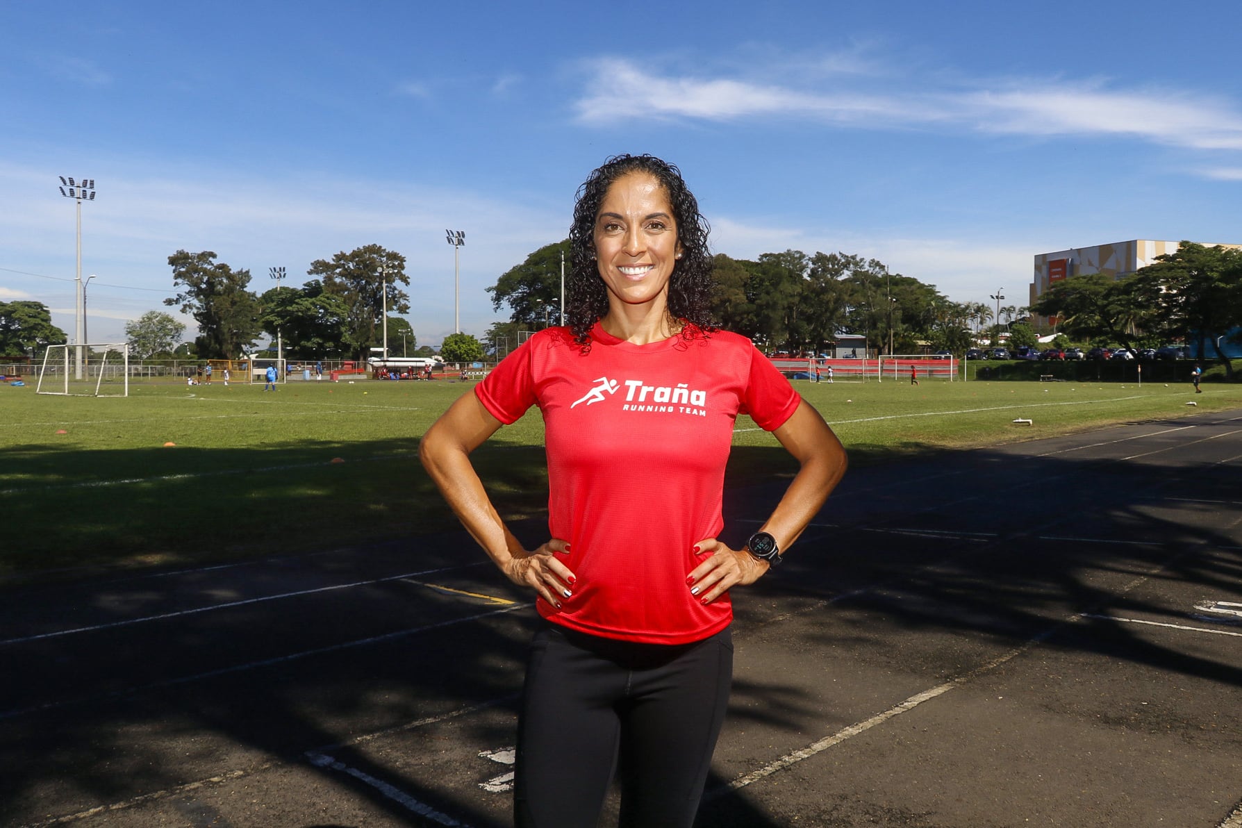 20/07/2024. Atletas que participarán en la maratón olímpica en París. Complejo Monserrat, Alajuela. Fotografía: Lilly Arce.
En la fotografía: Marvin Mora Fernández (camisa negra), Fernando Arguedas Rojas (camisa blanca), Gabriela Traña Trigueros, Juan Carlos Vega, entrenador.