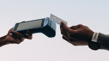 Camarera copió los datos de una tarjeta mientras trabajaba y gastó miles de euros