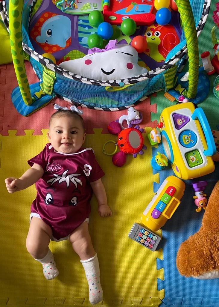 La hermosa Sol Fonseca tiene 8 meses y es una de las aficionadas que quiere seguir viendo a Venegas en Saprissa. Cortesía.