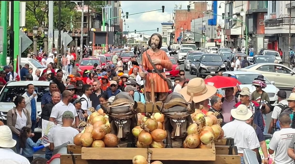 Manifestación de diversos factores contra el gobierno