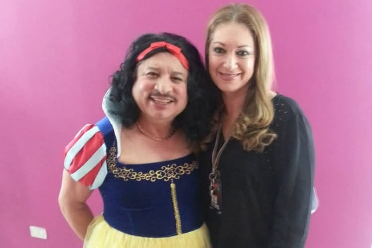 Kattia Quirós es la responsable de las divertidas y gustadas transformaciones del Porcionzón en el programa de fin de año de canal 7