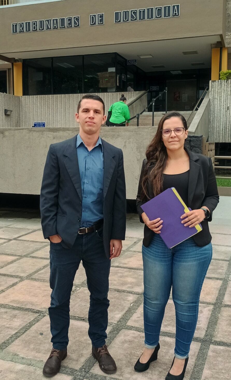 El regidor de la municipalidad de San José, Diego Miranda Méndez, presento ante la Fiscalía Adjunta de Probidad, Transparencia, Anticorrupción del Ministerio Público una extensa denuncia por hechos de mucha gravedad, relacionados al manejo de miles de millones de colones y recursos municipales en el Comité Cantonal de Deportes y Recreación de San José.