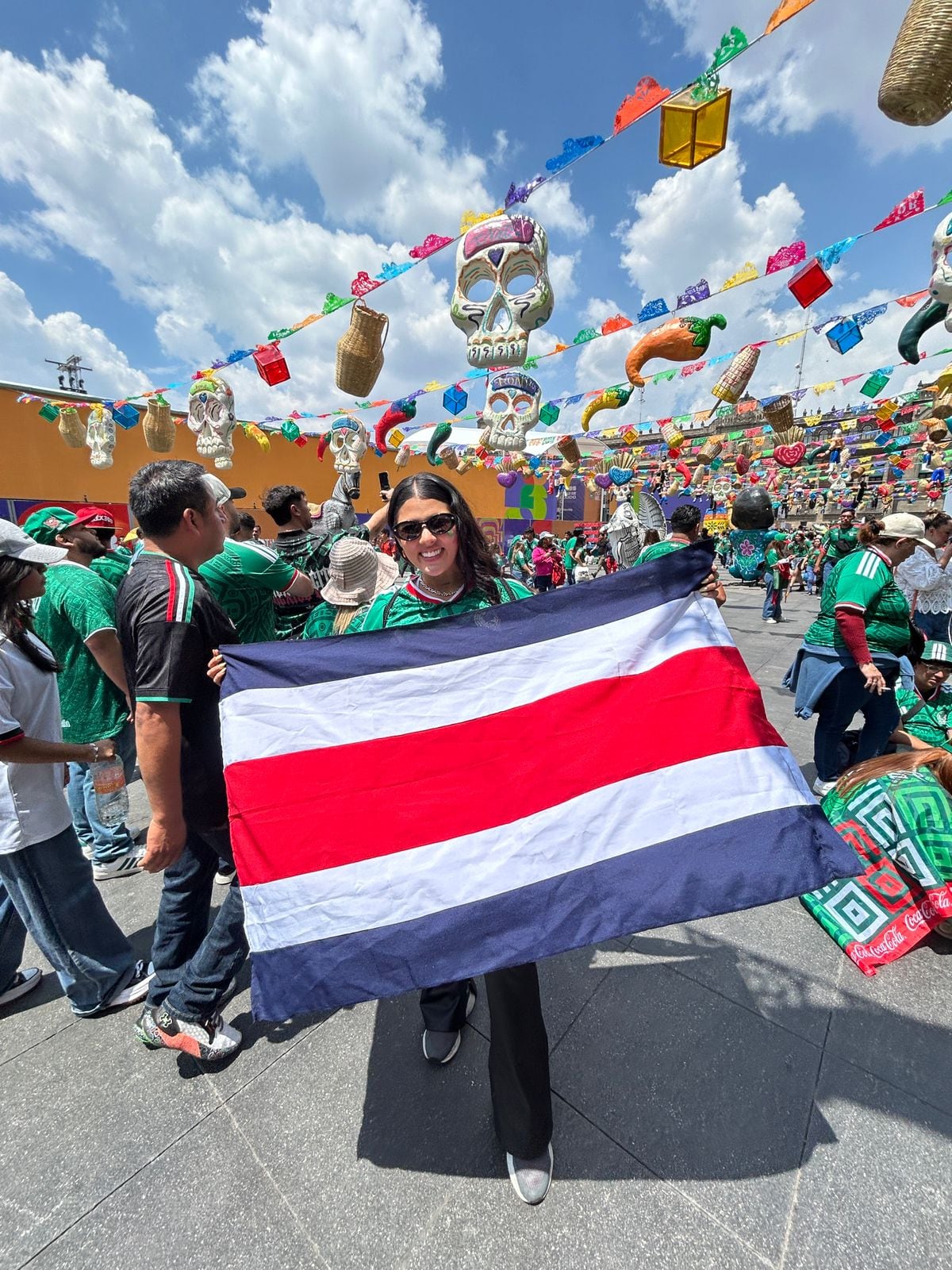 La influencer costarricense, Fabiola Méndez, nos contó los momentos de terror que vivió en el Fan Fest de Ciudad de México antes del partido inaugural del mundial