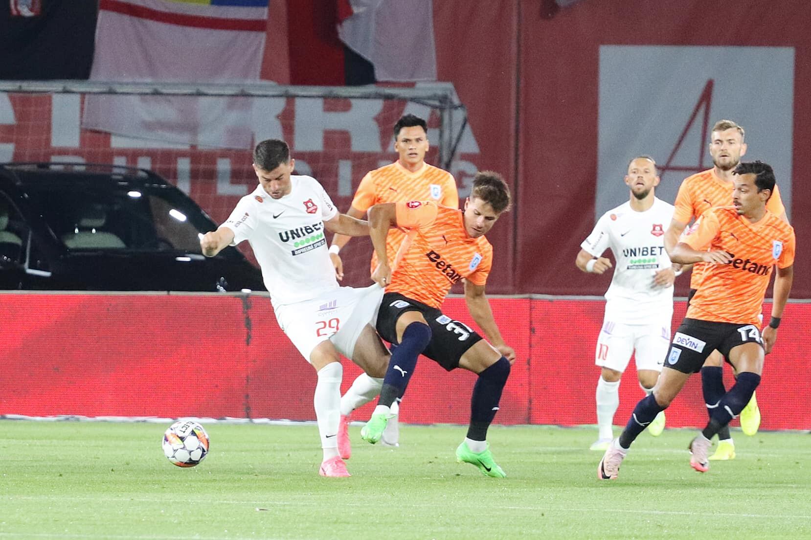 Universitatea de Craiova, Rumania, Luis Paradela y Carlos Mora