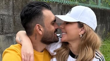 Glenda Peraza fue sorprendida por su esposo con romántico gesto