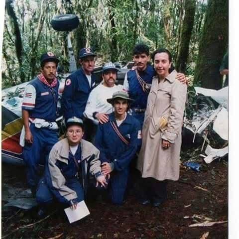 Un accidente aéreo en cerro Roca en Santa Cruz de León Cortés, cobró la vida de los pilotos Juan Manuel Aramburu Iriondo, de 37 años, y piloto costarricense Francisco Eduardo Bolaños Angulo, de 46, así como del guía turístico Erick Salazar Díaz. Foto: Héctor Blanco para La Teja