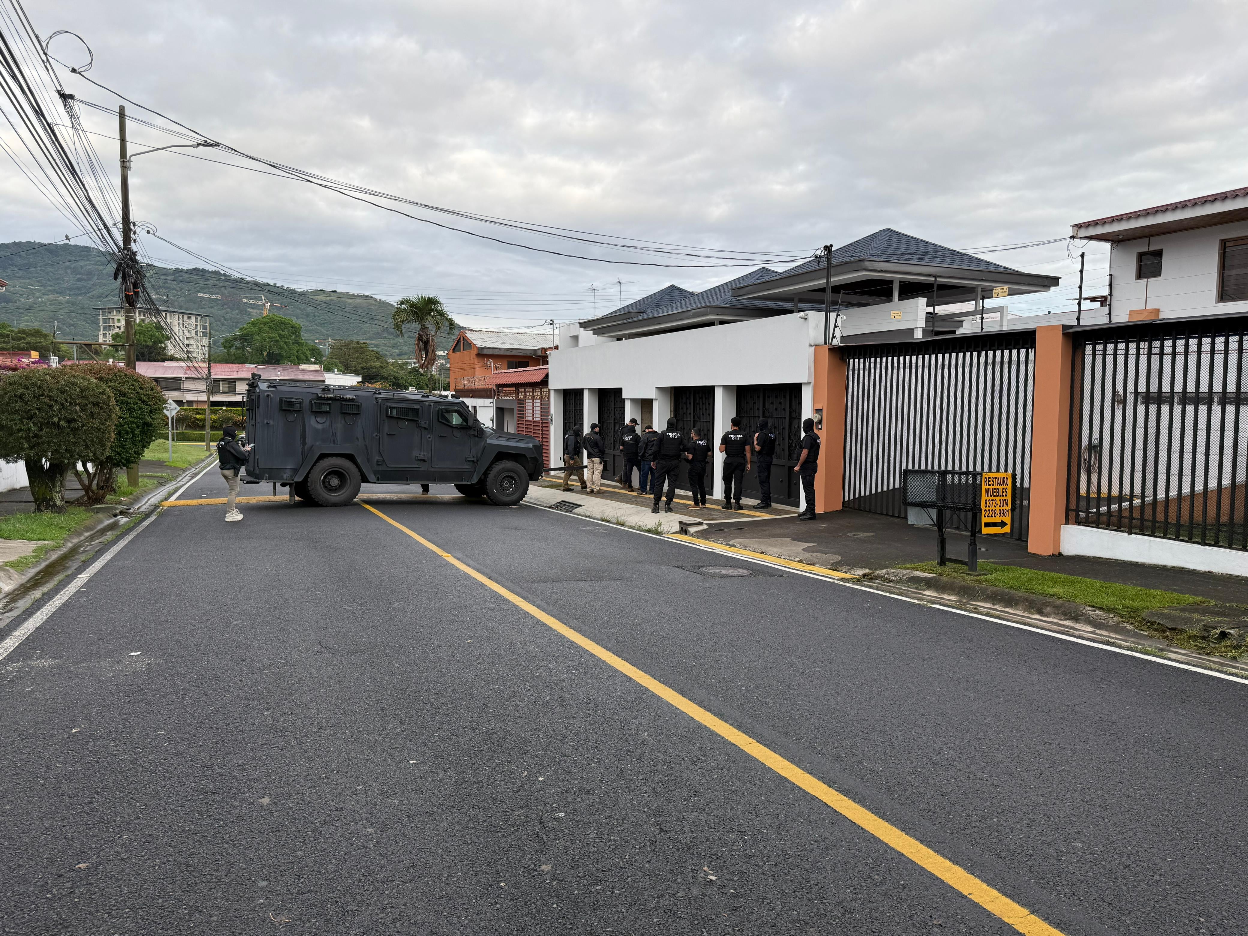 OIJ realiza allanamientos en San José, Escazú y Desamparados.