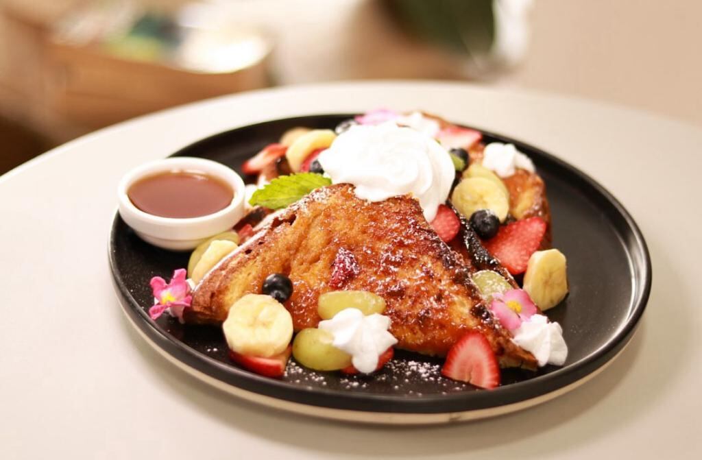 Las tostadas dulces para el desayuno son una de las especialidades de Café a la Moda.