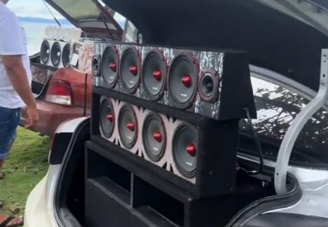 A muchas personas les molesta la música alta en la playa.