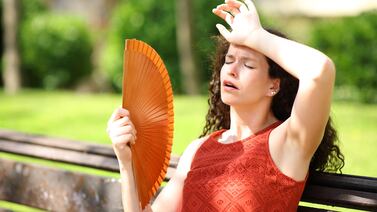 Por qué hace tanto calor y humedad y hasta cuándo seguirá este ambiente sofocante