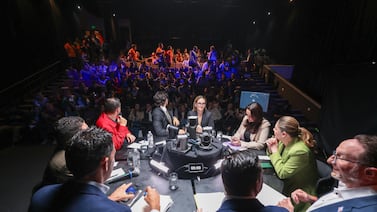 ¡Qué colorazo! A Eli Feinzaig se le quedó el micrófono abierto en debate y soltó una frase que hizo reír a todos