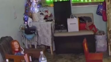 Cámaras de seguridad captan el momento en el que un muñeco Chucky ‘se mueve solo’