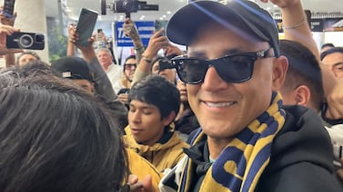 (Video) Keylor Navas desata la locura en aeropuerto en México entre periodistas y aficionados