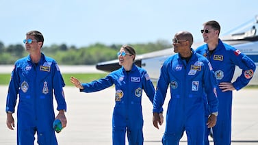 “Vamos a la Luna”: astronautas llegan al sitio de lanzamiento para misión al satálite de la Tierra