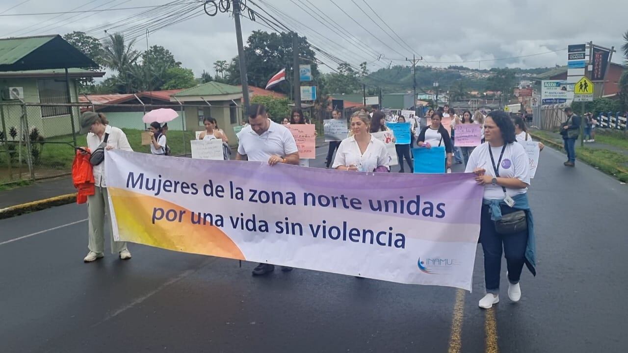 La estudiante Yuliana Ureña Quirós, de 19 años, cumplió este 21 de octubre un mes de haber muerto tras ser vilmente atacada por un depredador sexual. Foto: Edgar Chinchilla