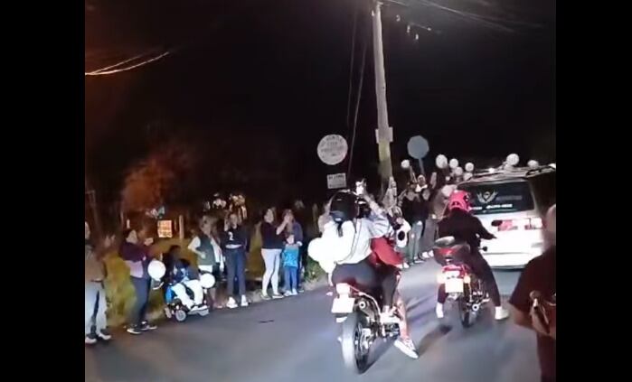 Los primos fueron despedidos por sus familias en Heredia. Foto: Facebook Chepito Digital