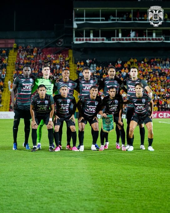 Jonathan Rougier fue titular este jueves en el encuentro entre Marathón y Herediano.