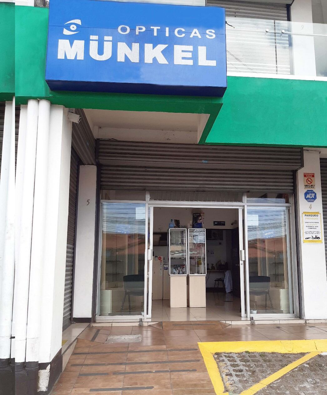 Sucursal de Ópticas Münkel en Coronado