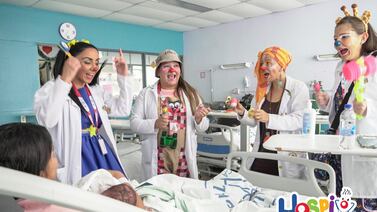 Los “doctores payaso” sanan a sus pacientes a punta de risas y amor