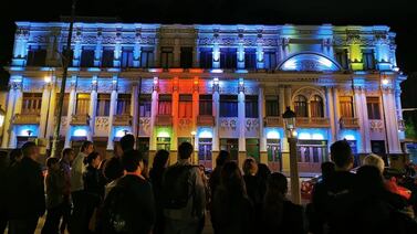 ¿Quiere conocer San José de noche? Adéntrese en las leyendas y misterios del Teatro Melico Salazar