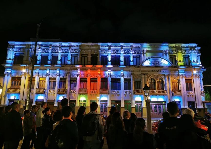 Los recorridos nocturnos de San José permiten observar a la ciudad con otra mirada; conociendo sus leyendas y curiosidades.