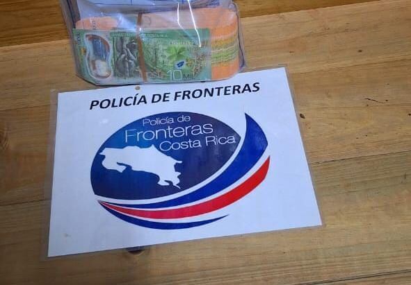 Policía decomiso 7 millones en efectivo a un conductor. Foto: MSP