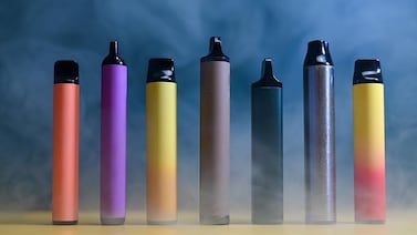 MEP y Ministerio de Salud sacan la faja contra estudiantes que fumen con vapeador, ¡las consecuencias son fuertes!
