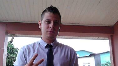 Familia de joven que murió apuñalado en la casa de su novia todavía vive llena de tristeza y angustia