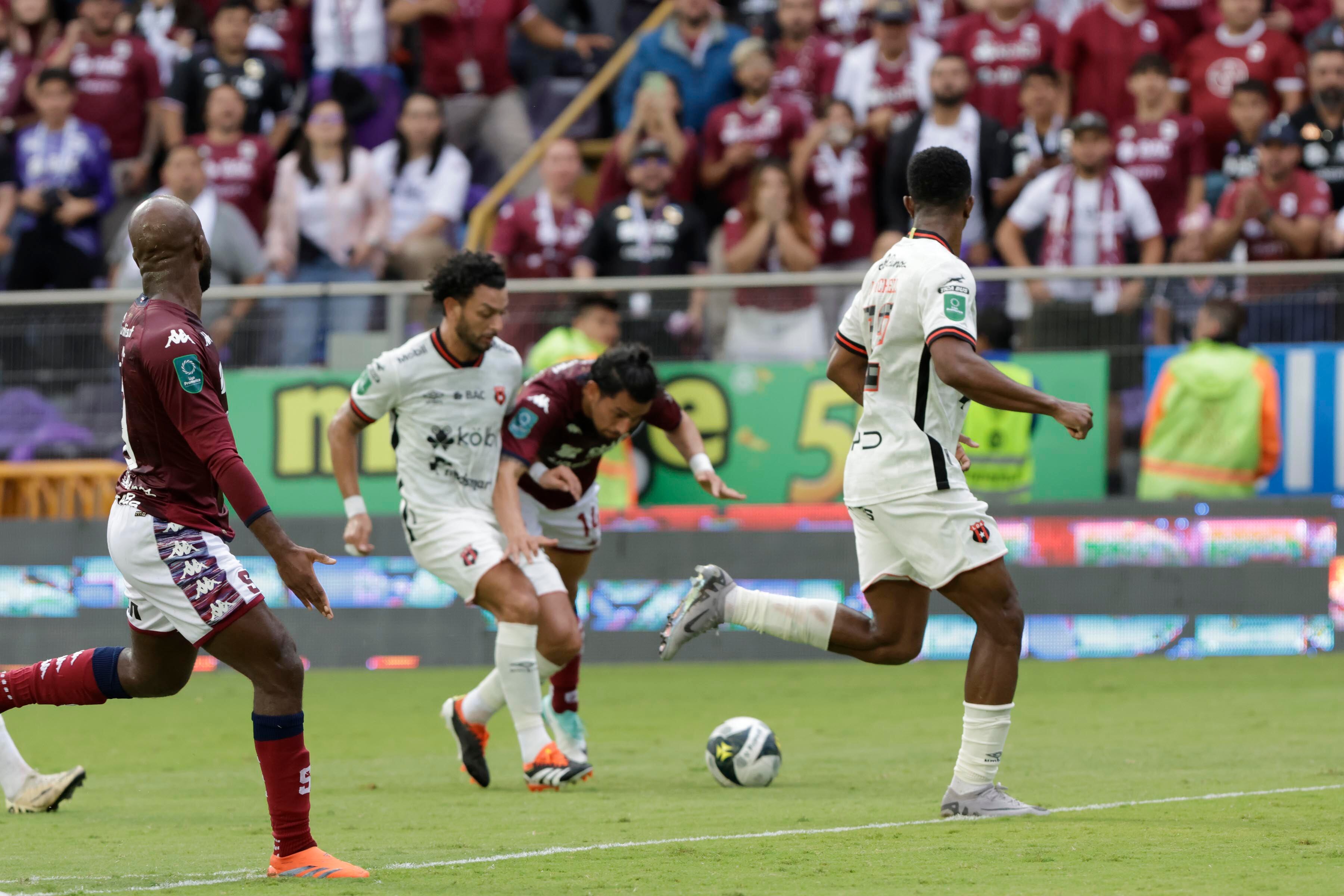 26/05/2024. Estadio Ricardo Saprissa Aymá, Tibás. Hora: 04:00 p.m. Final del del Torneo de Clausura 2024 entre el Deportivo Saprissa y Liga Deportiva Alajuelense (LDA), disputada en el Estadio Ricardo Saprissa Aymá, Tibás.