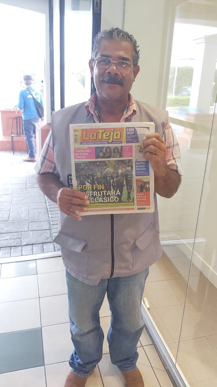 Luis Antonio Bonilla Solano está que brinca en un pie de contento porque ganó con nosotros. El vecino de Paraíso de Cartago activó el código y gracias a Ópticas y Centro Médico Münkel y La Teja se ganó, el pasado sábado 2 de setiembre, 200 dólares en una tarjeta de regalo.