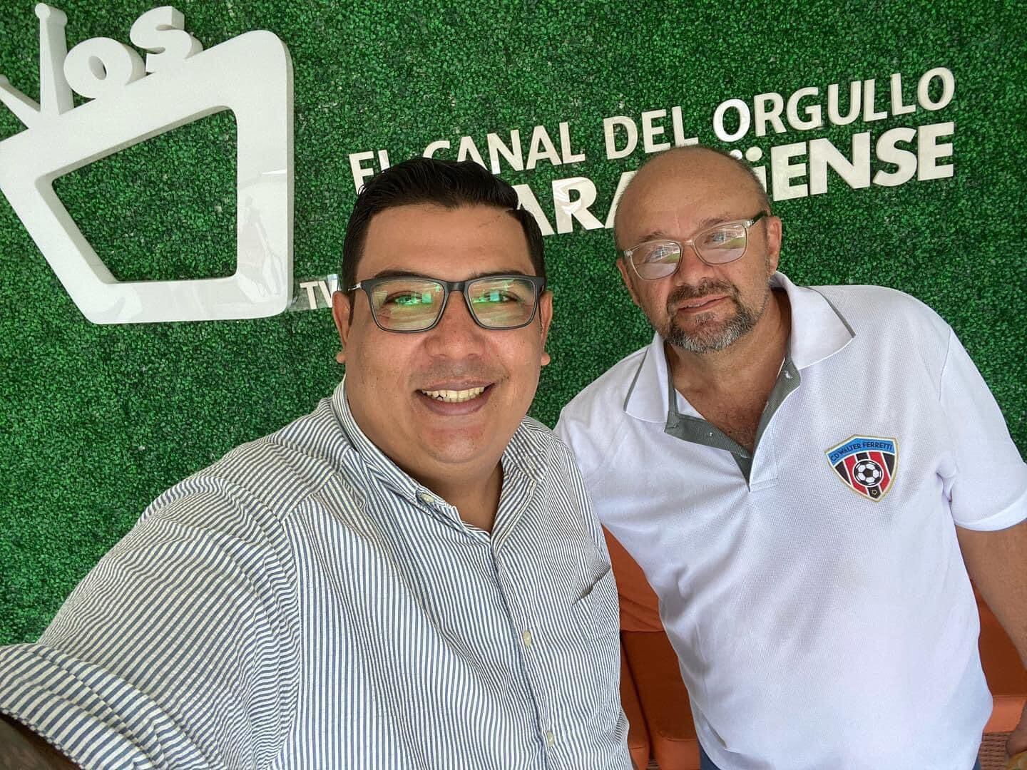 Periodista futbolero informa del fútbol de Nicaragua a compatriotas en Costa Rica. El comunicador nicaragüense se llama Nolan Tinoco. Nació hace 36 años en el barrio Juno Rodríguez del departamento de Estelí, la tercera ciudad más grande de Nicaragua.