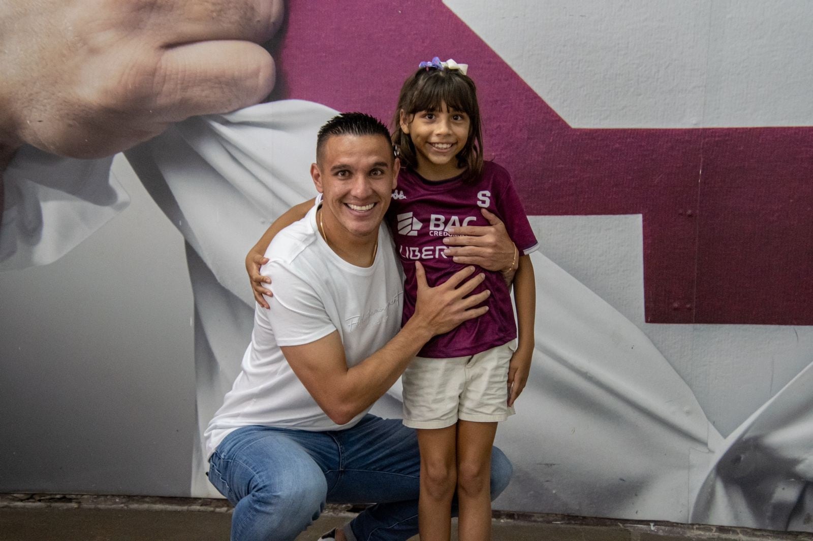 Alondra Quirós es una niña de 9 años que cumplió un sueño: ir al estadio y conocer a los jugadores del Saprissa. Prensa Saprissa.