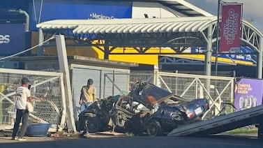 Identifican a hombre de 32 años que murió tras impactar contra un poste en Grecia