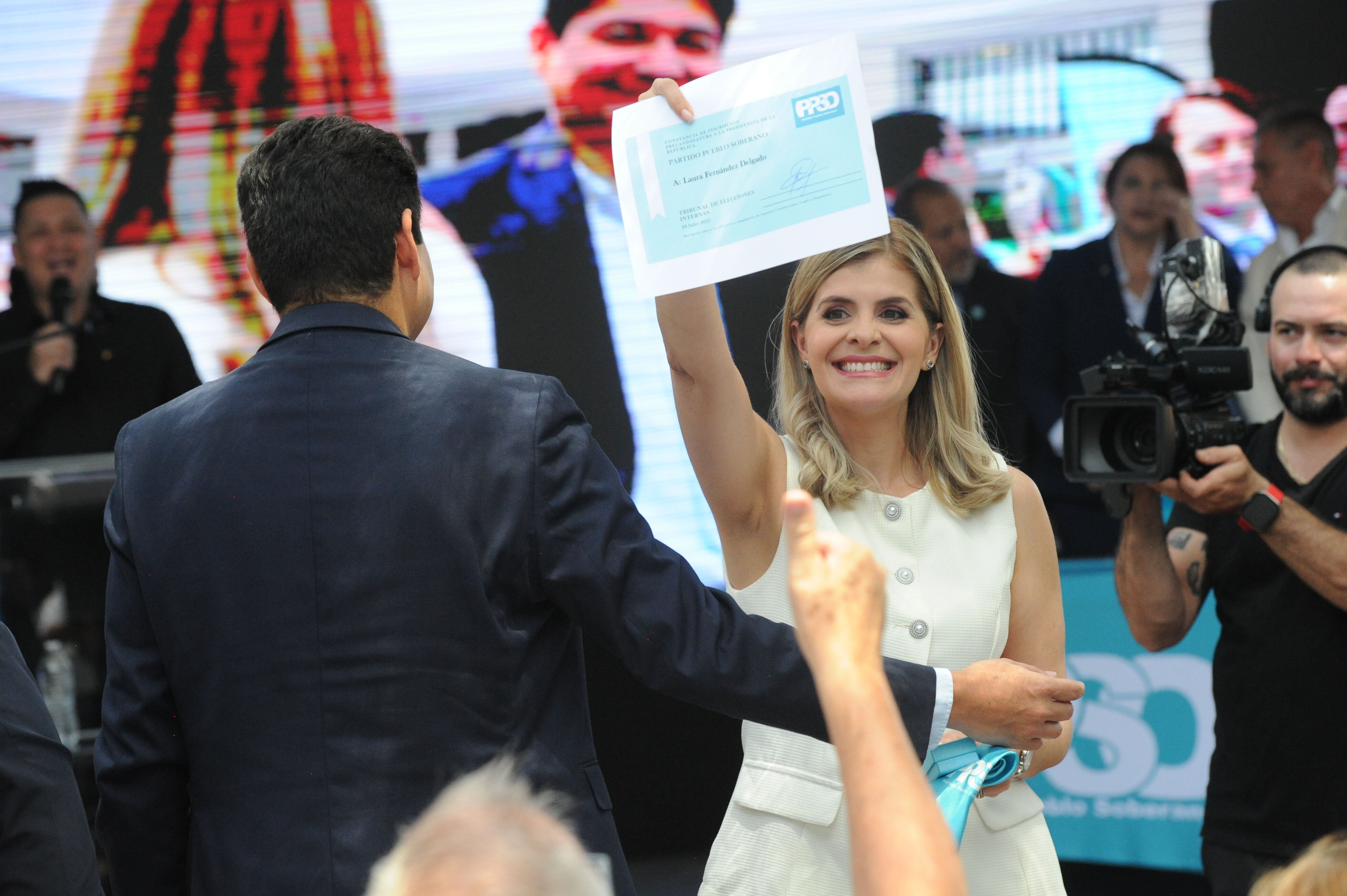 Partido Pueblo Soberano Sra Laura Fernández