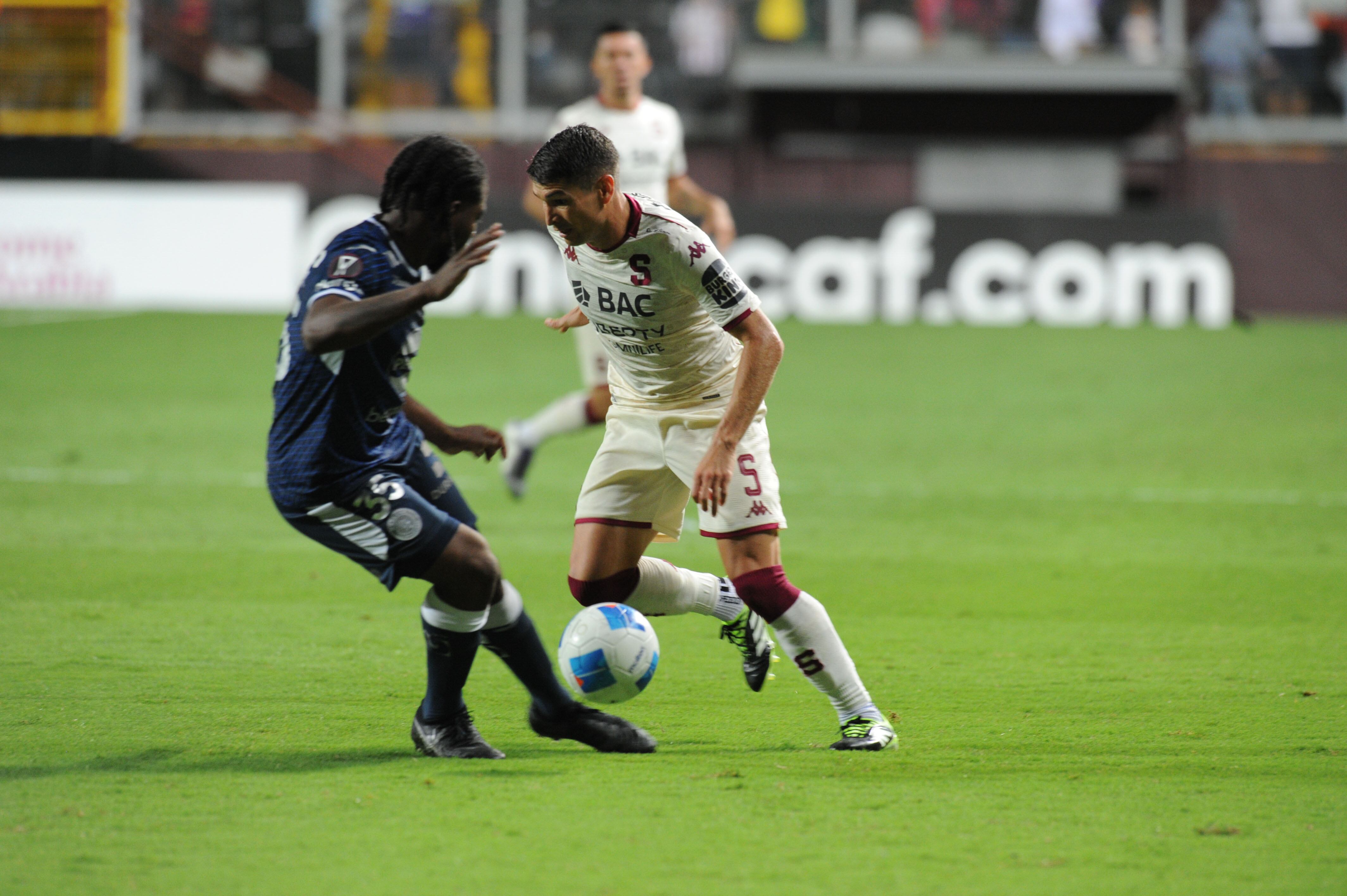 Deportivo Saprissa y el Fútbol Club Motagua.