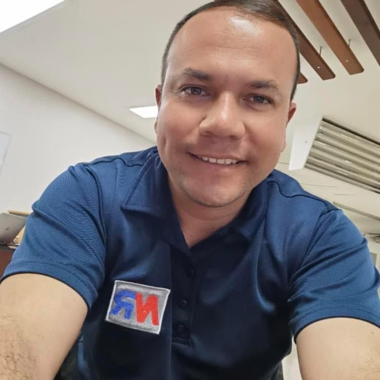 Roberto Brenes, periodista de Noticias Repretel