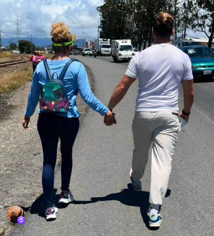 Ítalo Marenco y su esposa Cindy Villalta hicieron la romería este 30 de julio de 2026 para agradecer por la llegada del presentador a Teletica.