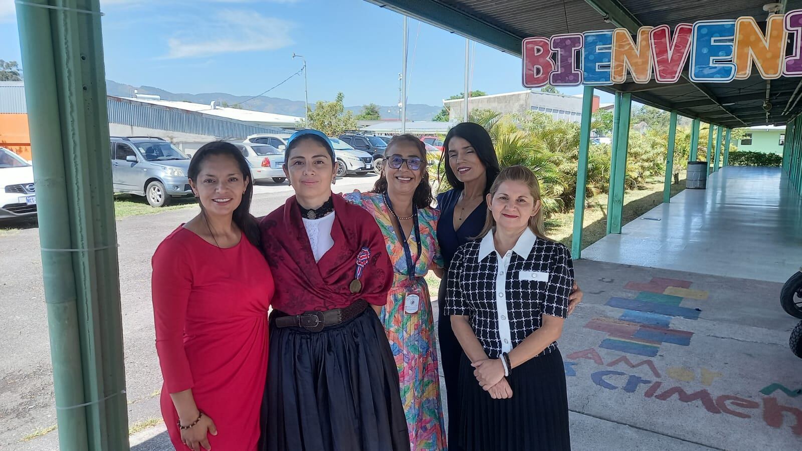 Ligia Mora Mora es profesora de Orientación en el Colegio Francisca Carrasco, ubicado en Guadalupe de Cartago, es por eso que ella se ha encargado en los últimos 5 años de vestirse como la heroína tica y así mantenerla fresca en la memoria del país