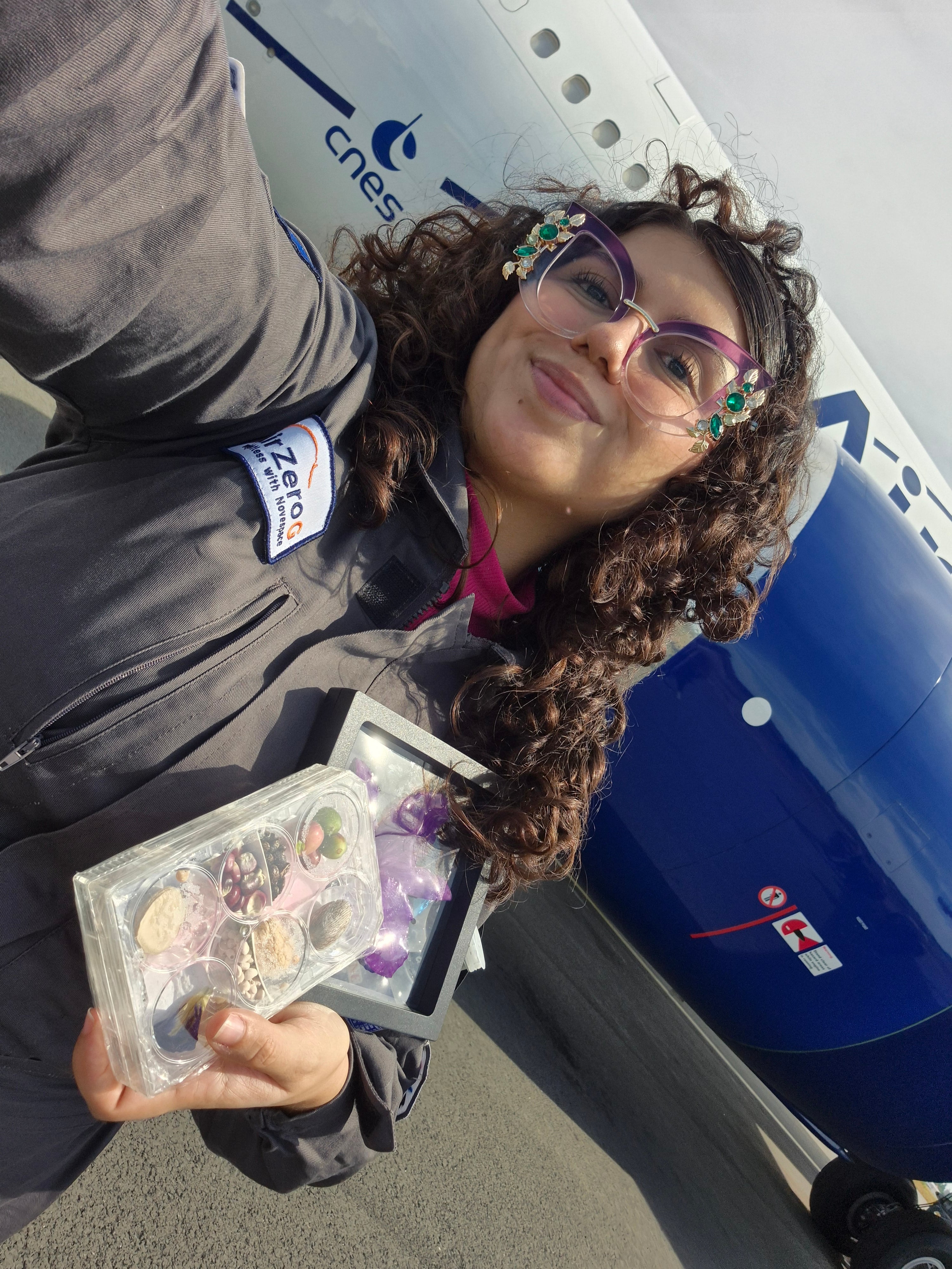 Fiorella Arias, ingeniera en Biotecnología graduada del TEC, llevó a gravedad cero, cultivos y el orgullo tico a un vuelo de práctica espacial con microgravedad en Francia