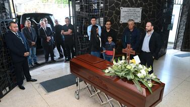 Palabras del sacerdote en misa de despedida de Ramón Luis Méndez tocaron el corazón de muchos