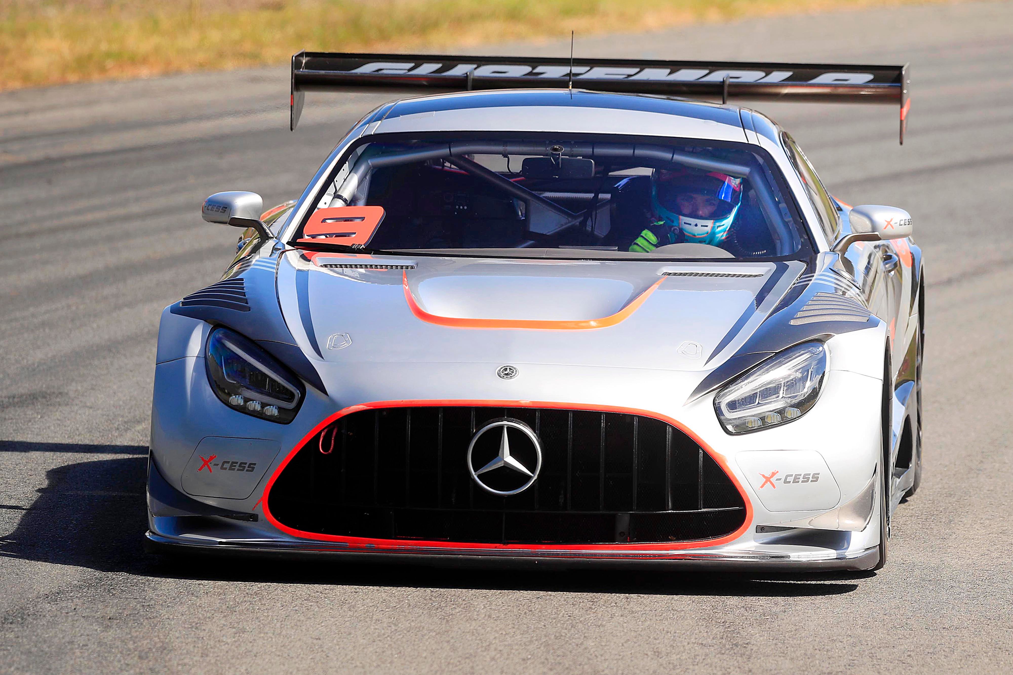 15/12/2023 Parque Viva. Pilotos y vehículos realizaron este viernes las segundas prácticas para el gran evento automovilístico, las Tres Horas de Costa Rica, en la pista starcars.com.