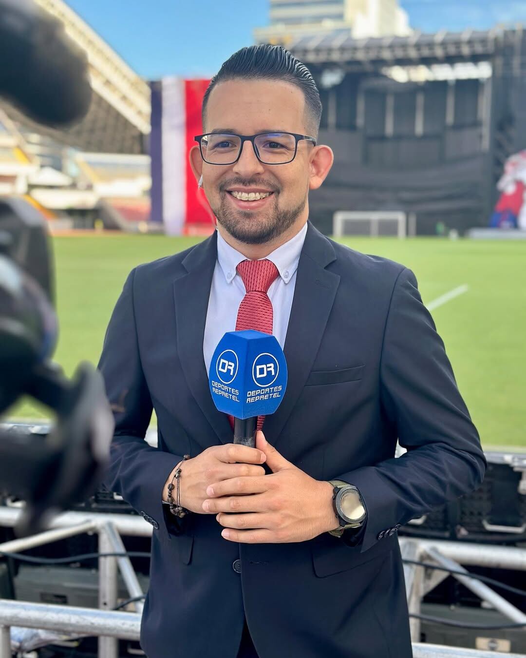 El periodista de Deportes Repretel, Carlos Chinchilla, y su esposa Katherine Hidalgo, disfrutan sus primeros días como marido y mujer en un destino que, de un tiempo para acá, trae de cabeza a los ticos.