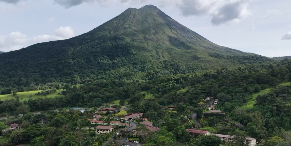 Telenoticias se presentó este 5 de junio desde las faldas del volcán Arenal en San Carlos.