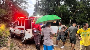 (Video) Evacuan a 21 personas por lluvias e inundaciones que azotan Guanacaste